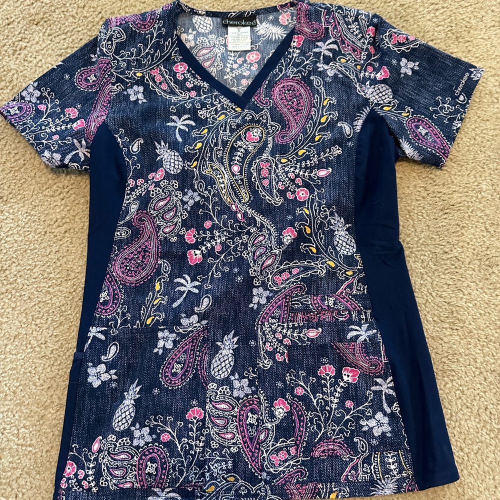 Cherokee Scrub Top